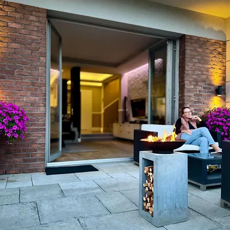 Orle Gniazdo Nad Morzem, Dom Jacuzzi Staw 10 Min Do Gdanska